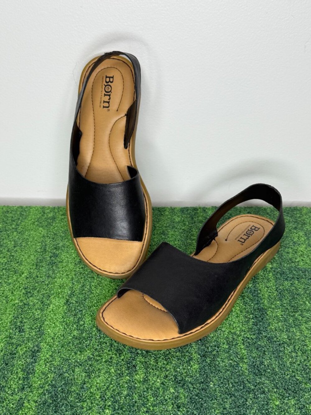 Born Inlet Black Leather Slingback Flat Sandals Comfort Shoes Women's Size 6M